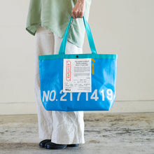 画像をギャラリービューアに読み込む, RePLAYER®️  Flecon Tote Bag(青柄・M)_ブロックチェーン無し
